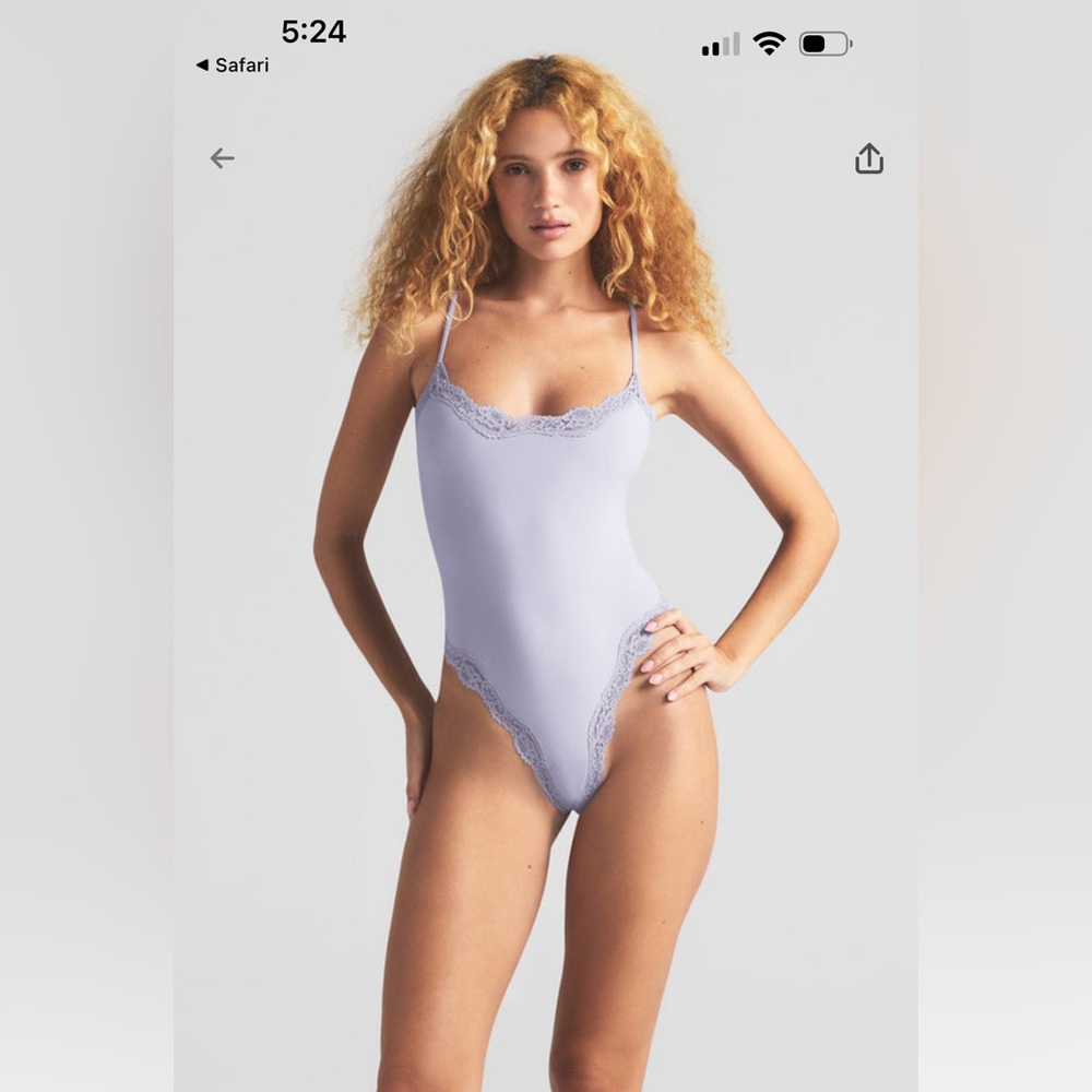 SKIMS NWT Fits Everybody Cami Lace Bodysuit - Jupiter